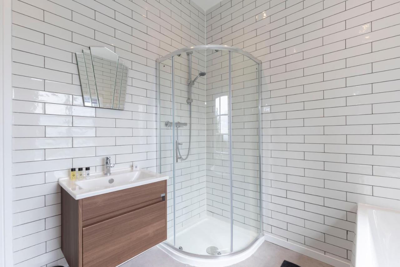 Vaughan Lodge Elegant 2-Bed Duplex With Views Near Malvern Hills مالفيرن ويلز المظهر الخارجي الصورة