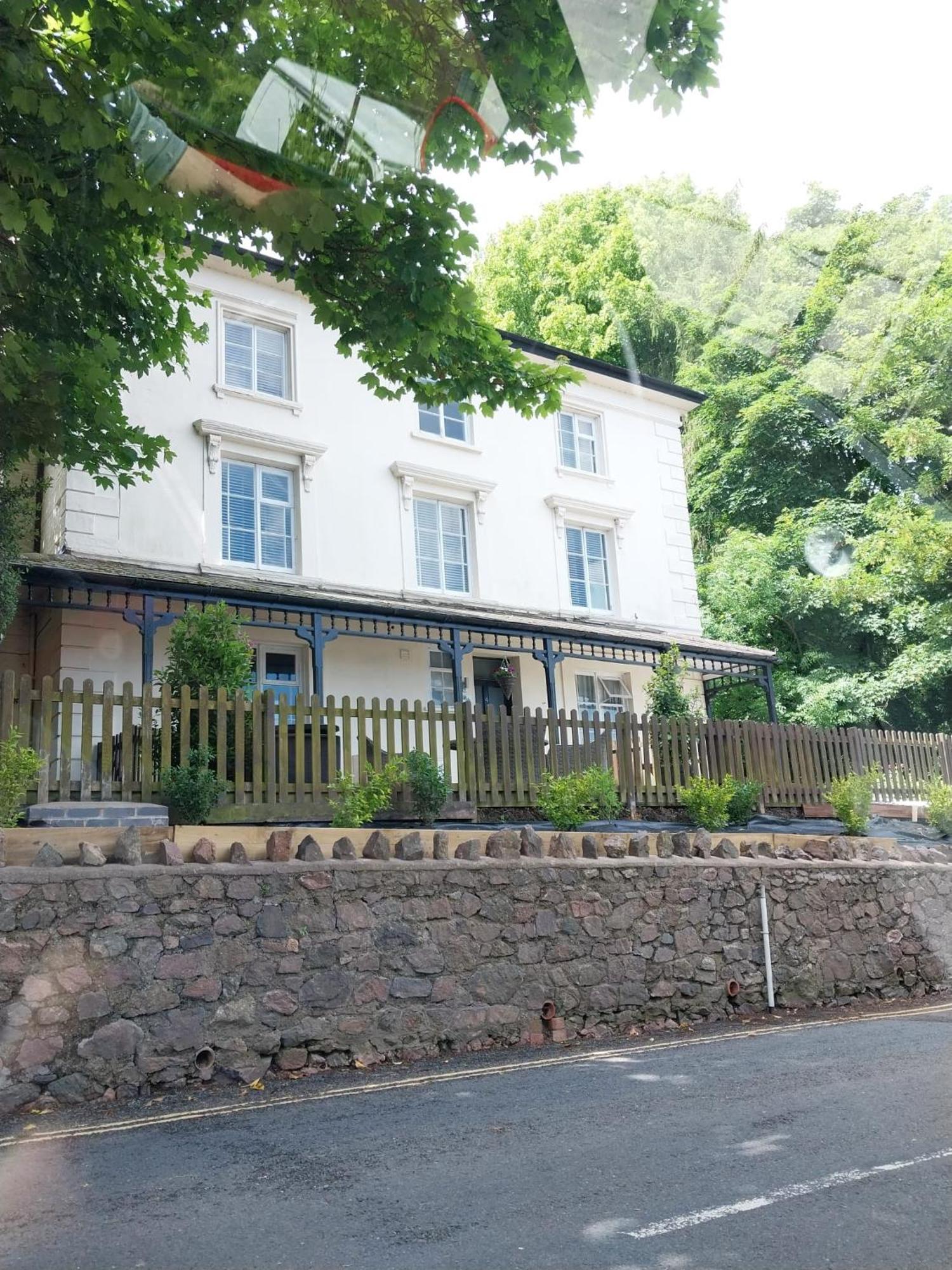 Vaughan Lodge Elegant 2-Bed Duplex With Views Near Malvern Hills مالفيرن ويلز المظهر الخارجي الصورة